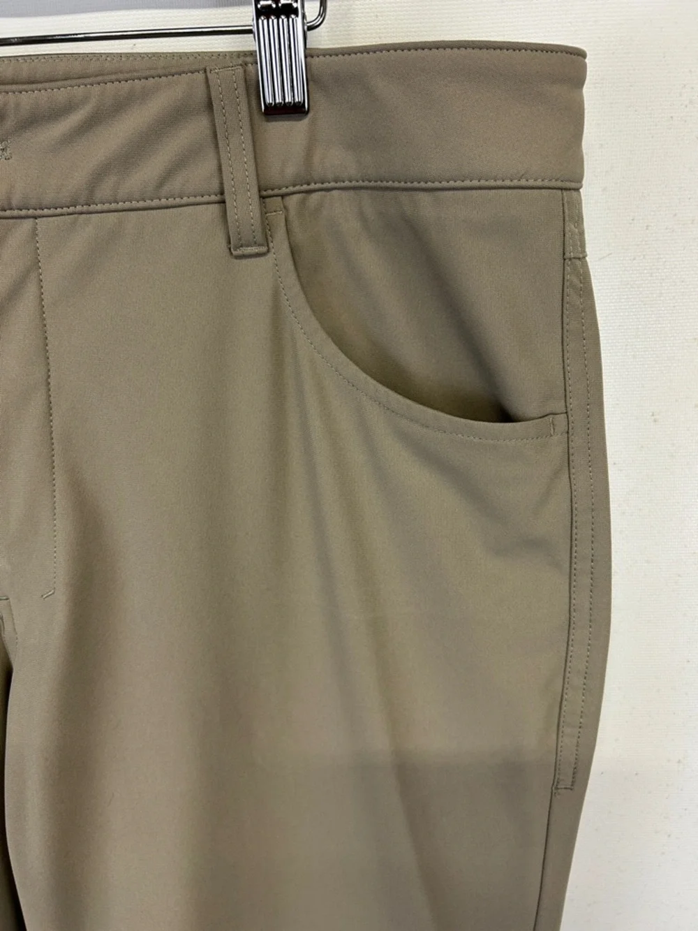 johnnie-O Prep-Formance flat front Chino.  36 x 30 - Picture 3 of 10
